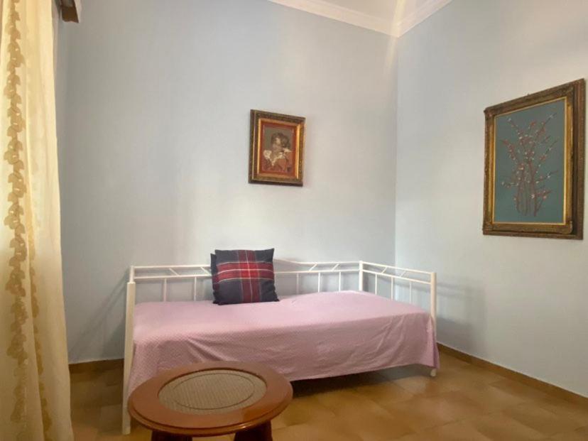 Апартаменты Tiffany'S 5' Min From Airport Спата Экстерьер фото